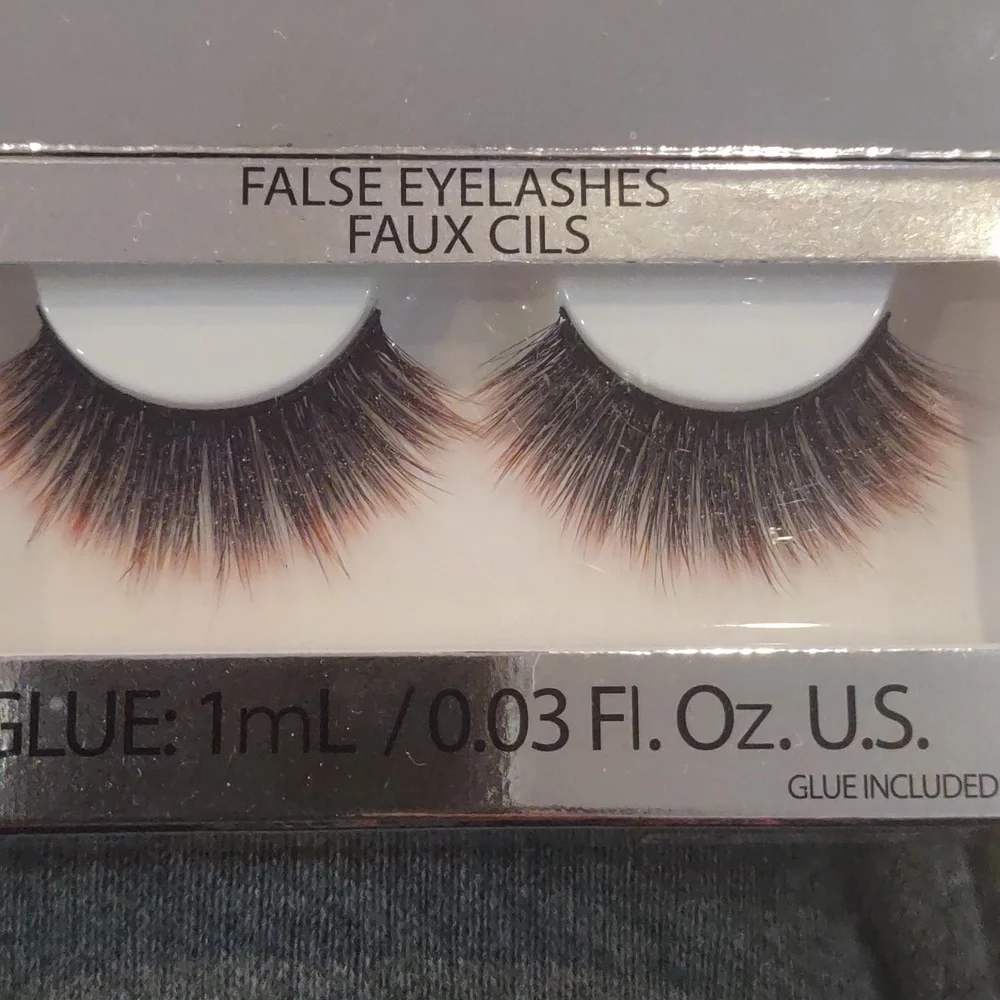 false eyelash - Picture 3 of 3